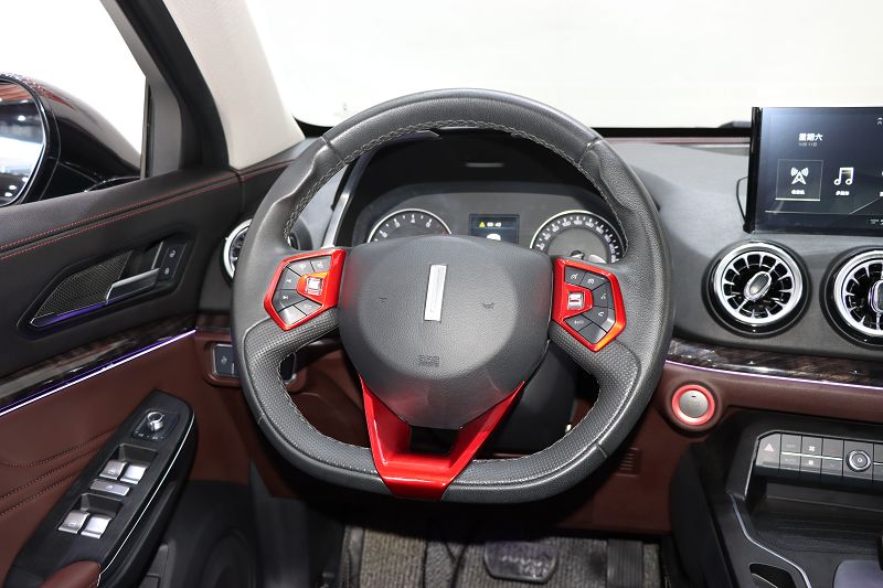 魏牌 VV5 2019款 1.5T 两驱颜先锋