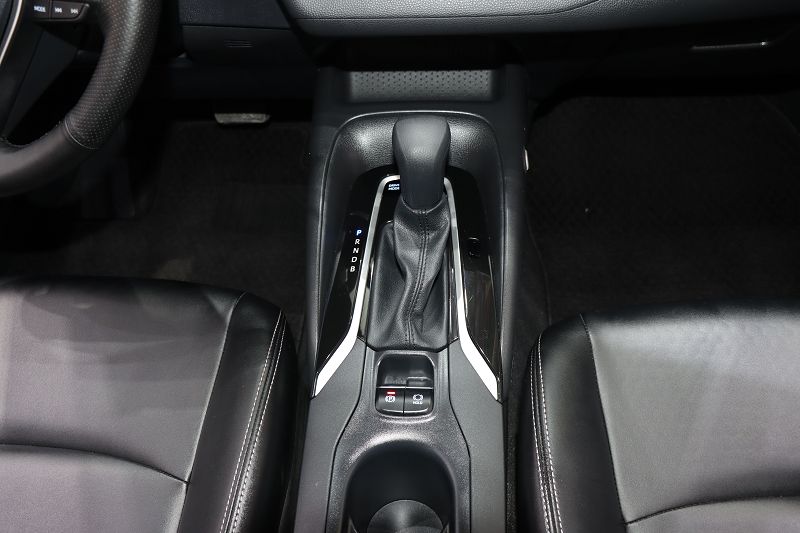 丰田 卡罗拉 2021款 双擎 1.8L E-CVT精英版