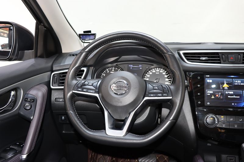 日产 逍客 19款 2.0L CVT豪华