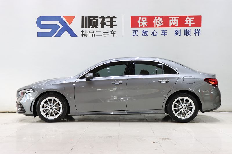 奔驰A级 2022款 A 200 L 运动轿车动感型