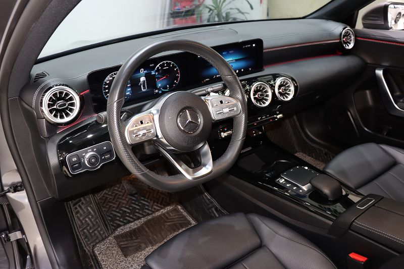 奔驰A级 2022款 A 200 L 运动轿车动感型