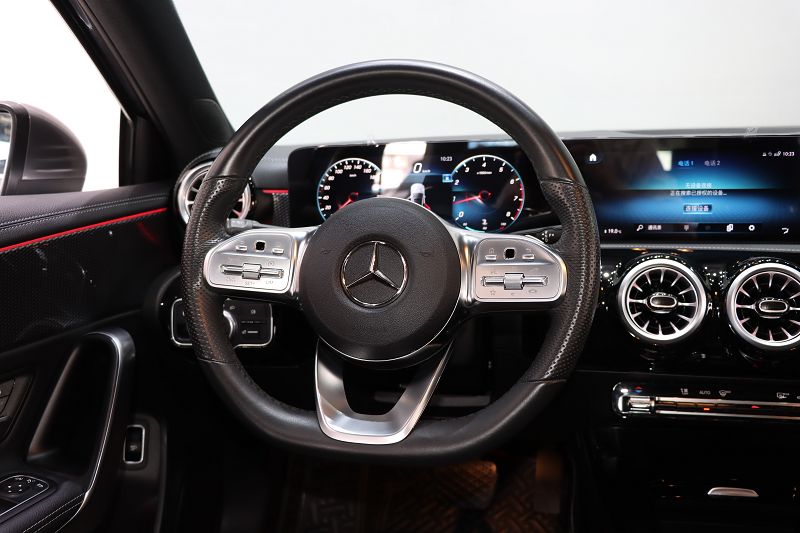 奔驰A级 2022款 A 200 L 运动轿车动感型