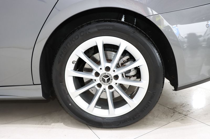 奔驰A级 2022款 A 200 L 运动轿车动感型