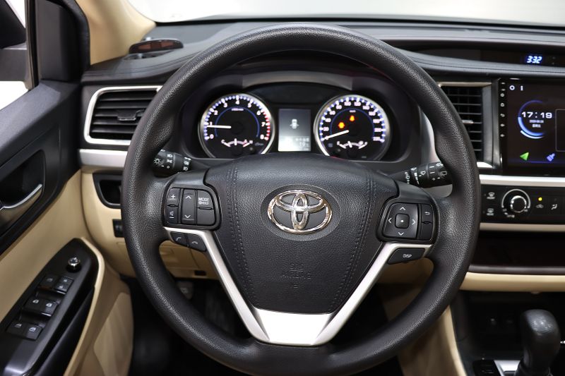 丰田 汉兰达 2021款 2.0T 四驱精英版 7座