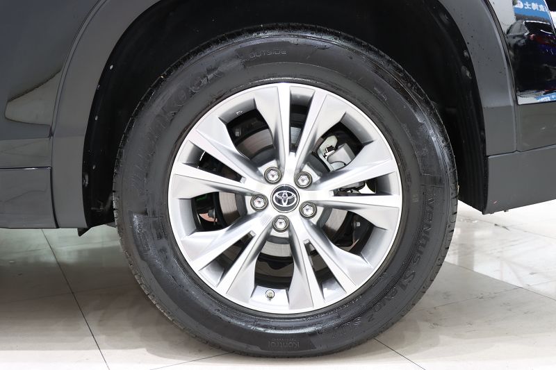 丰田 汉兰达 2021款 2.0T 四驱精英版 7座