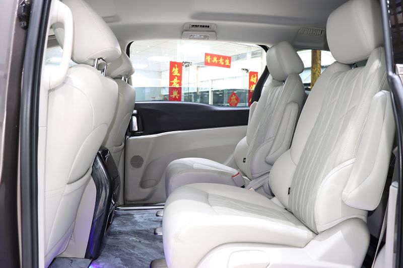 别克GL8 2023款 陆上公务舱 舒适型