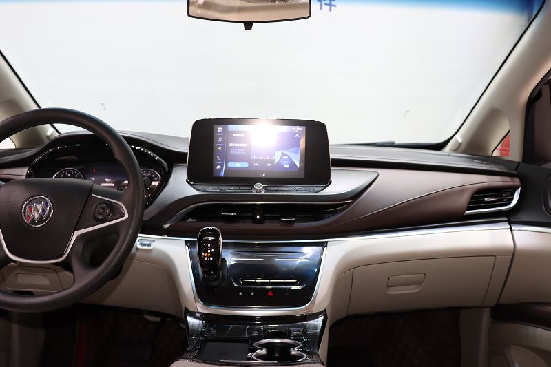 别克GL8 2023款 陆上公务舱 舒适型