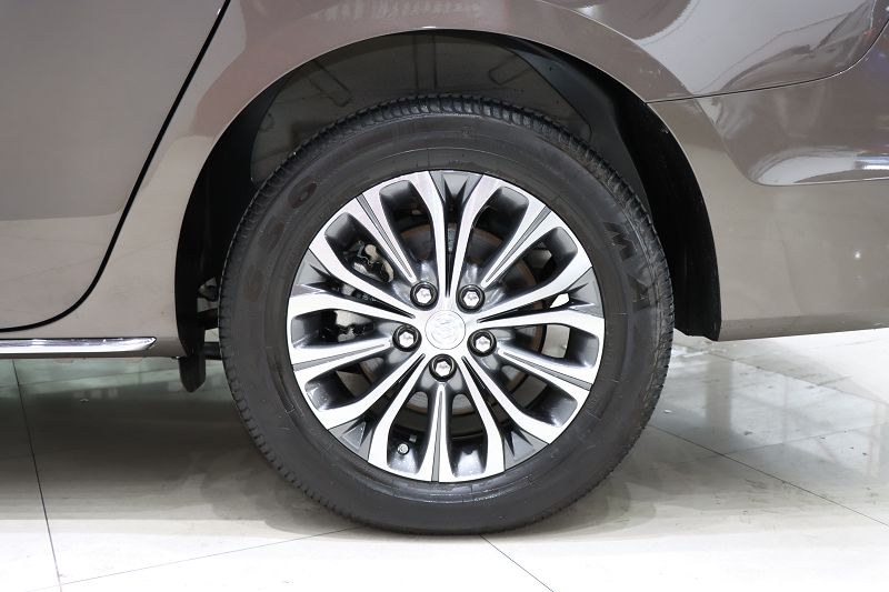 别克GL8 2023款 陆上公务舱 舒适型