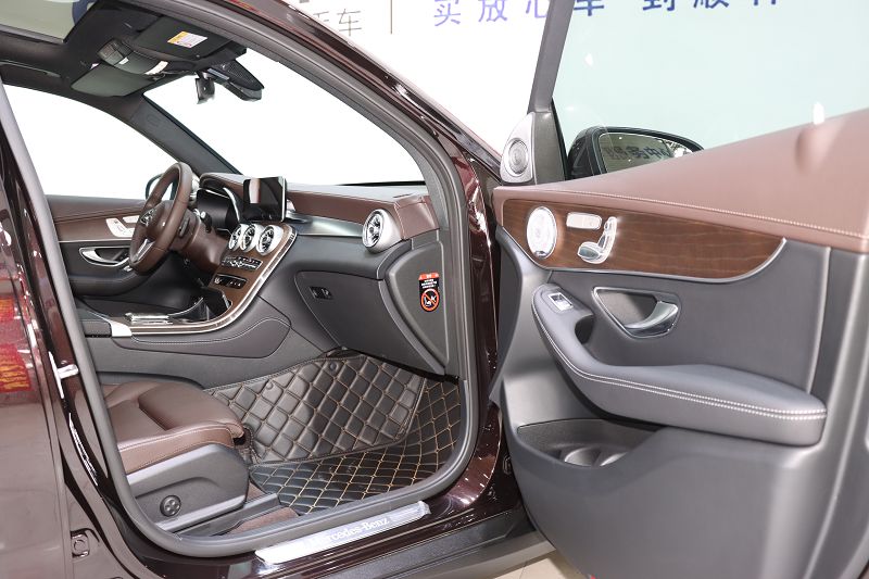 奔驰GLC级 2022款 改款 GLC 260 L 4MATIC 豪华型