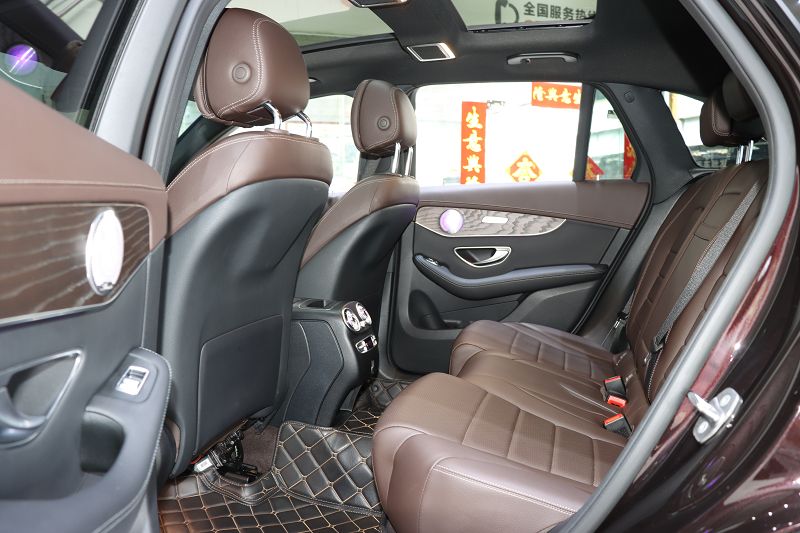奔驰GLC级 2022款 改款 GLC 260 L 4MATIC 豪华型