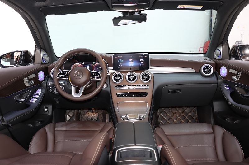 奔驰GLC级 2022款 改款 GLC 260 L 4MATIC 豪华型