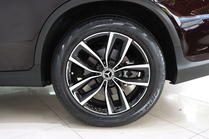 奔驰GLC级 2022款 改款 GLC 260 L 4MATIC 豪华型