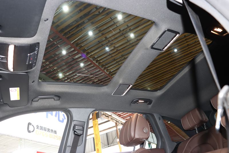 奔驰GLC级 2022款 改款 GLC 260 L 4MATIC 豪华型