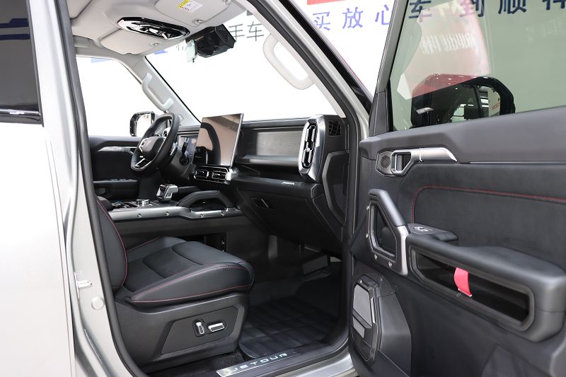 捷途旅行者 2025款 2.0TD DCT XWD穿越