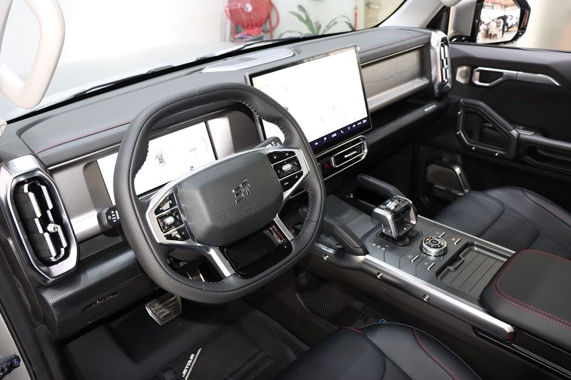 捷途旅行者 2025款 2.0TD DCT XWD穿越