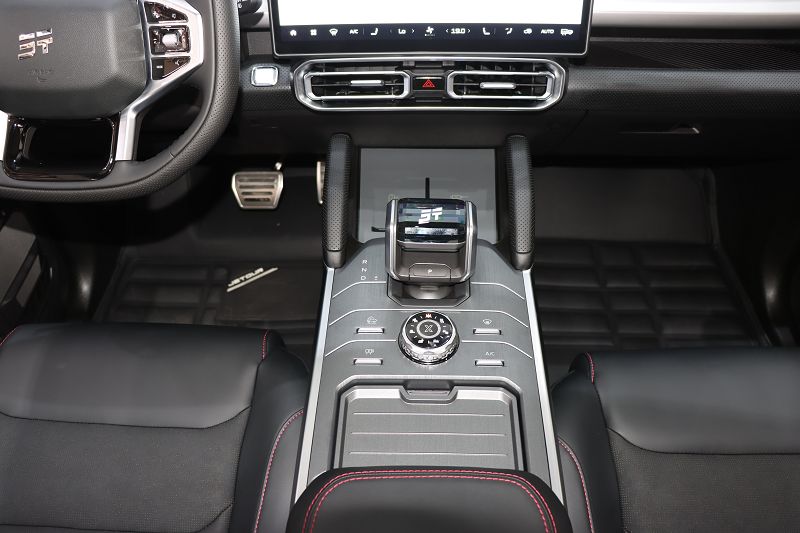 捷途旅行者 2025款 2.0TD DCT XWD穿越