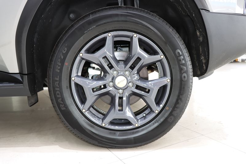 捷途旅行者 2025款 2.0TD DCT XWD穿越