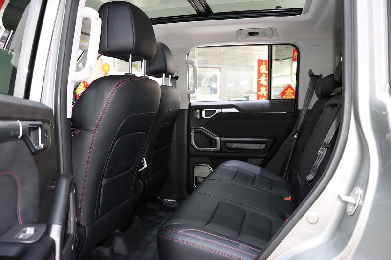 捷途旅行者 2025款 2.0TD DCT XWD穿越