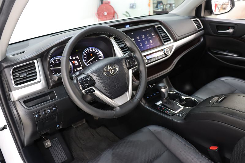 丰田 汉兰达 2018款 2.0T 四驱尊贵版 7座 国VI