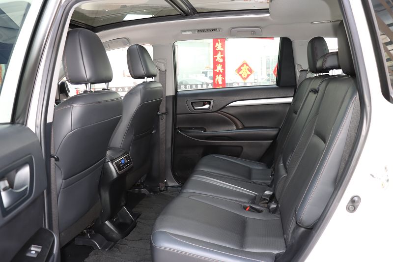 丰田 汉兰达 2018款 2.0T 四驱尊贵版 7座 国VI