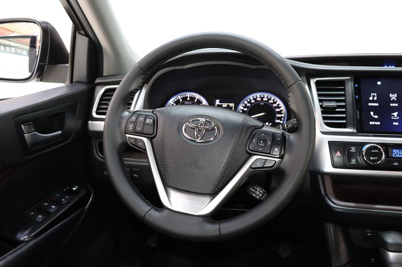 丰田 汉兰达 2018款 2.0T 四驱尊贵版 7座 国VI