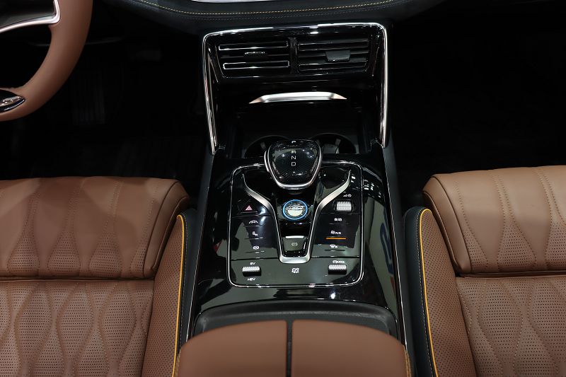 比亚迪 唐新能源 2021款 DM-i 112KM 尊荣型