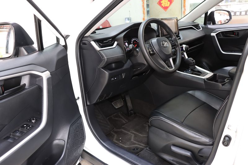 丰田 RAV4荣放 2022款 2.0L CVT两驱都市版