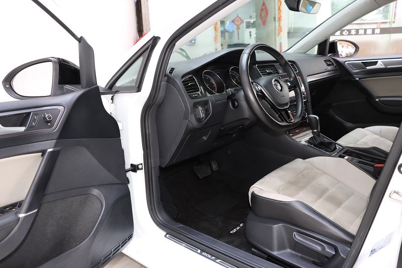 大众 高尔夫 2017款 230TSI 自动豪华百万辆纪念版