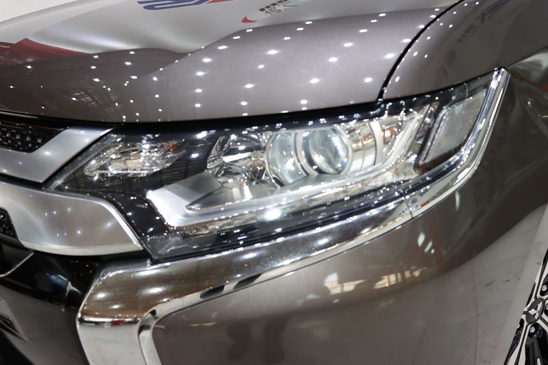 三菱欧蓝德 2021款 2.0L 两驱畅享版 5座