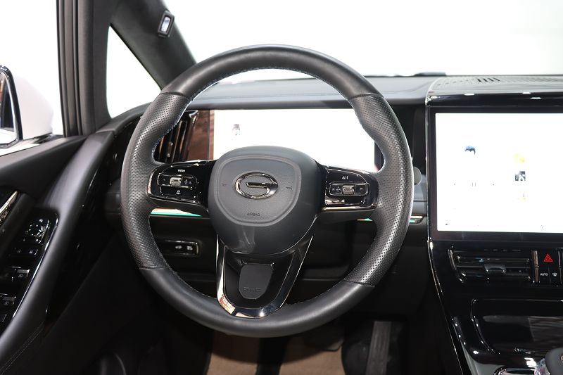 广汽传祺M8 2023款 宗师系列 双擎 旗舰版