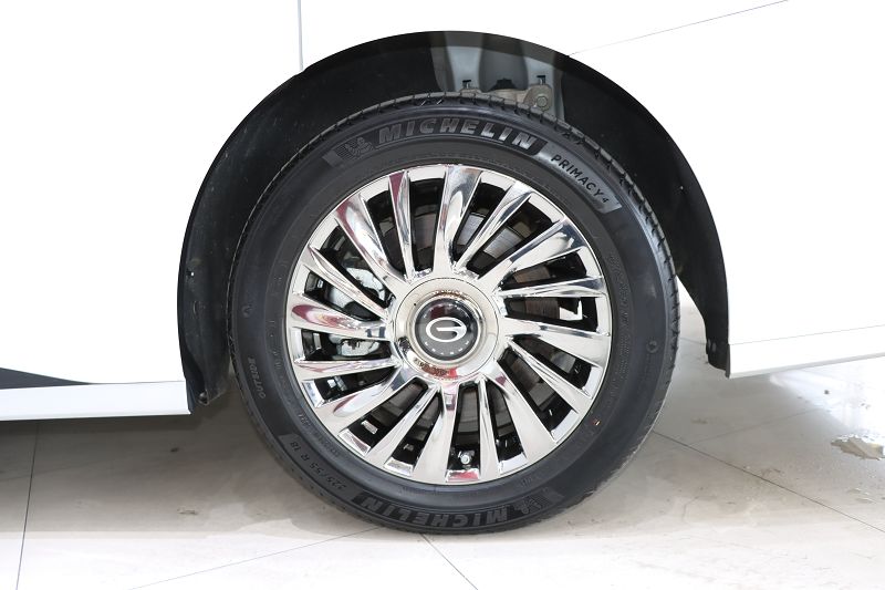 广汽传祺M8 2023款 宗师系列 双擎 旗舰版