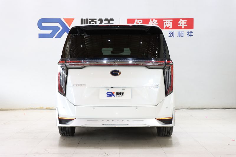 广汽传祺M8 2023款 宗师系列 双擎 旗舰版