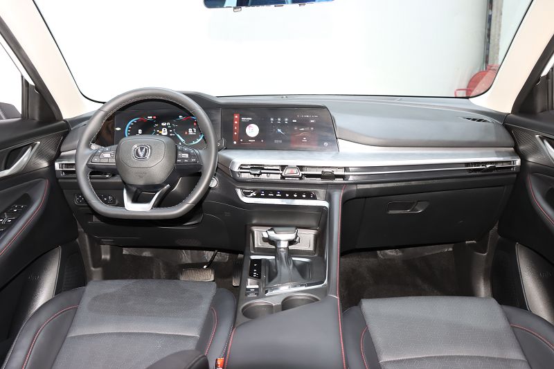 长安CS35 PLUS 2022款 蓝鲸NE 1.4T DCT豪华型