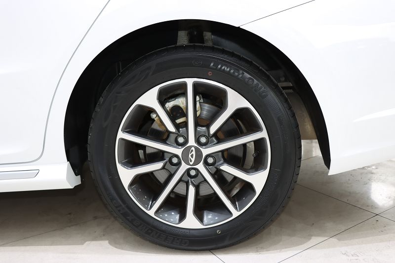 奇瑞 艾瑞泽GX 2021款 冠军版 1.5L CVT尊享版