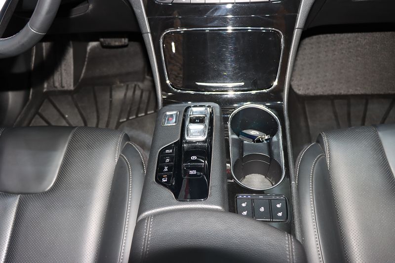 现代 胜达 2019款 380 TGDi TOP 自动四驱旗舰HTRAC国VI