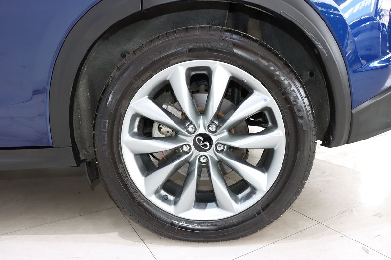 英菲尼迪QX50 2022款 2.0T 四驱菁英版