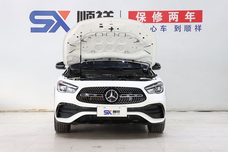 奔驰GLA级 2022款 GLA 220 4MATIC