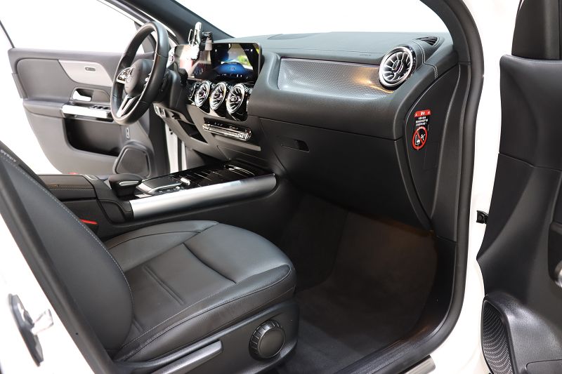 奔驰GLA级 2022款 GLA 220 4MATIC