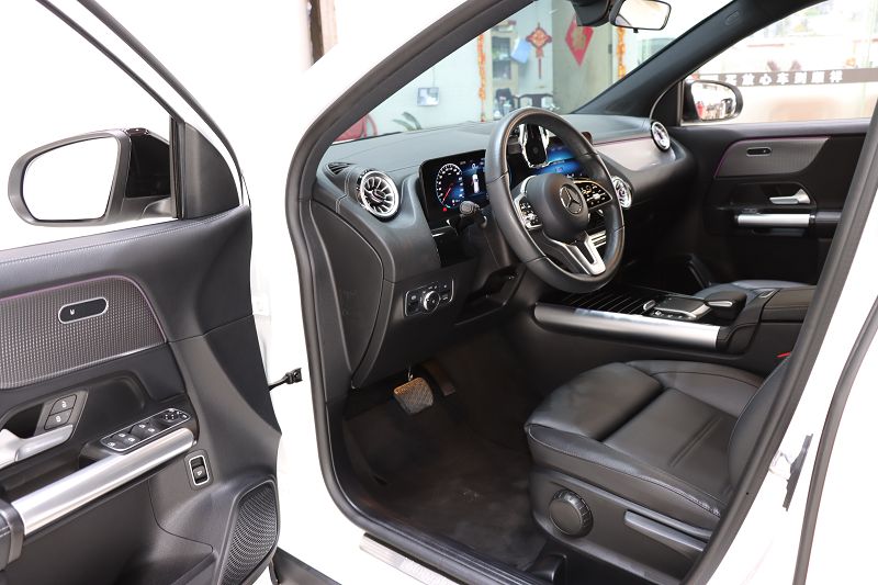 奔驰GLA级 2022款 GLA 220 4MATIC