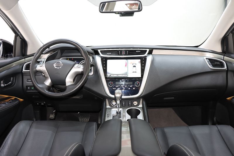 日产 楼兰 2021款 2.5 S/C HEV XE 四驱混动智联尊尚版