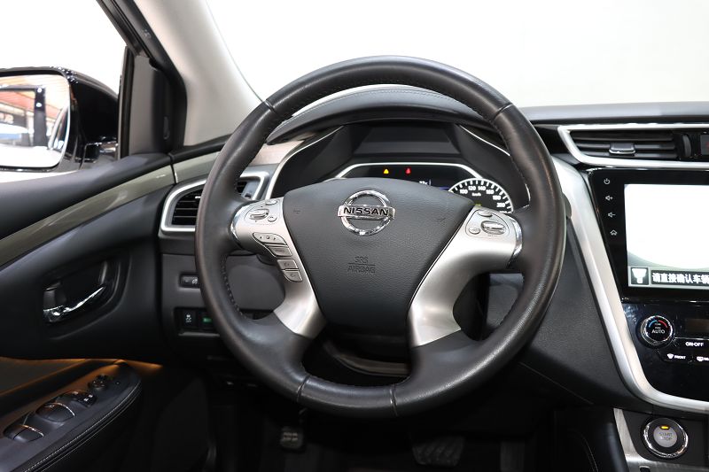 日产 楼兰 2021款 2.5 S/C HEV XE 四驱混动智联尊尚版