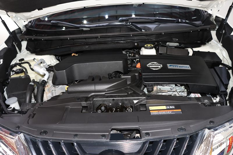 日产 楼兰 2021款 2.5 S/C HEV XE 四驱混动智联尊尚版