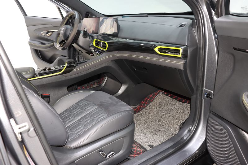 长安UNI-T 2022款 1.5T 运动版 旗舰型