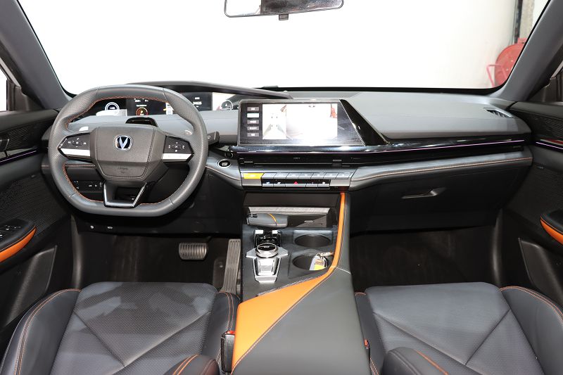 长安UNI-V 2022款 1.5T 智慧领航型