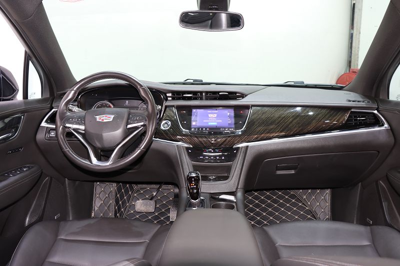 凯迪拉克XT6 2021款 2.0T 六座两驱豪华型