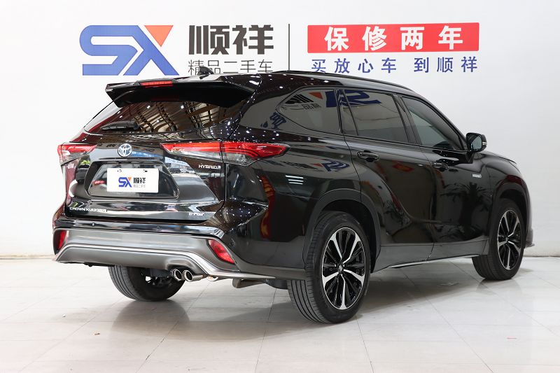 丰田 皇冠陆放 2022款 2.5L HEV四驱尊贵版