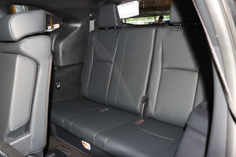 丰田 皇冠陆放 2022款 2.5L HEV四驱尊贵版