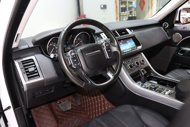 路虎 揽胜运动版 2017款 揽胜运动 3.0 SC V6 SE