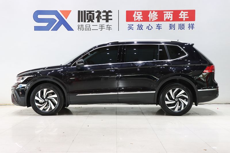 大众 途观L 2024款 出众款 300TSI 自动两驱龙腾版