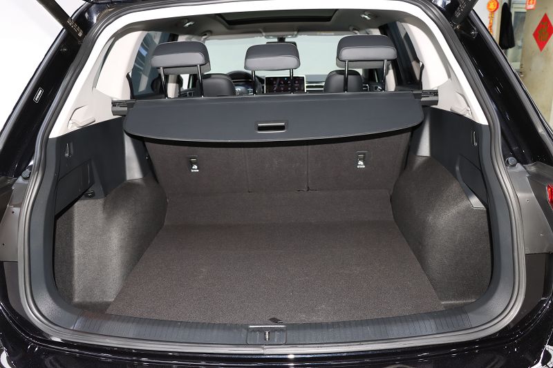 大众 途观L 2024款 出众款 300TSI 自动两驱龙腾版